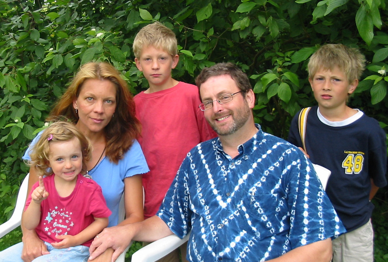 Christiane und Justus Teicke mit den Kindern (von links) Gesa, Martin und Clemens